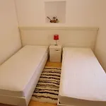 Apartment In 14994 Veli Losinj